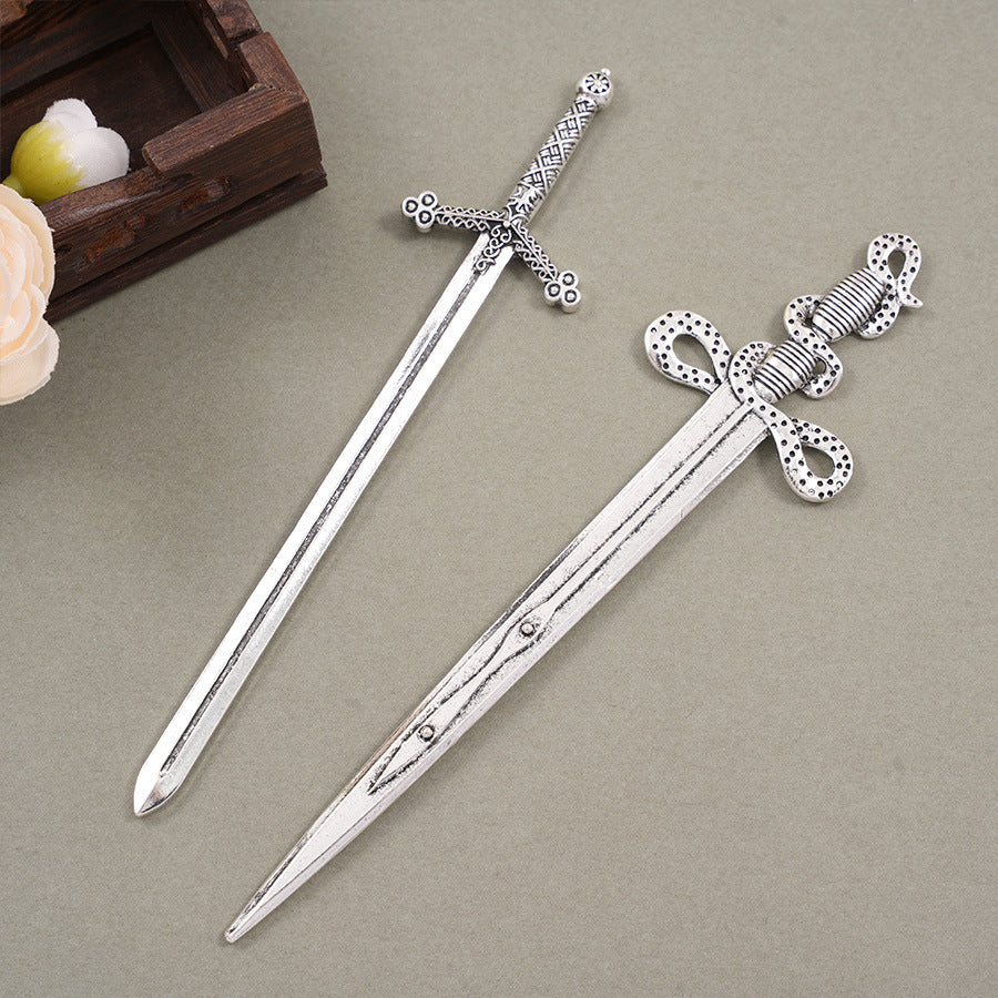 European And American Retro Sickle Omahawk-shaped Hairpin