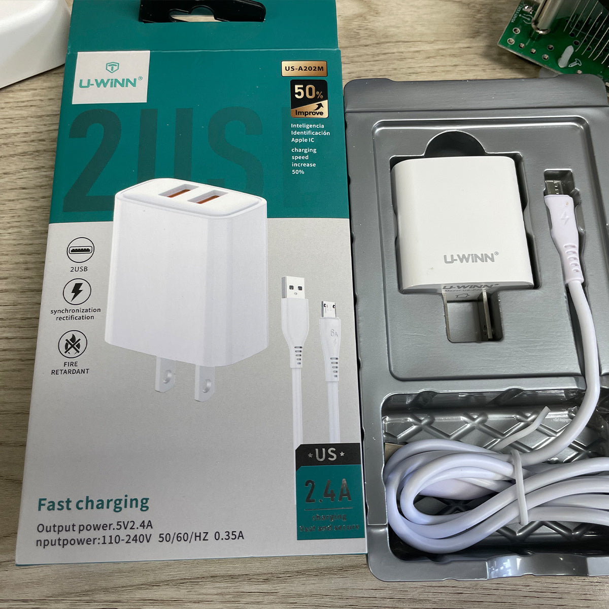 2Pzs Cargador 2 En 1 Salida Dual Con Micro Usb A 2.4A 1M